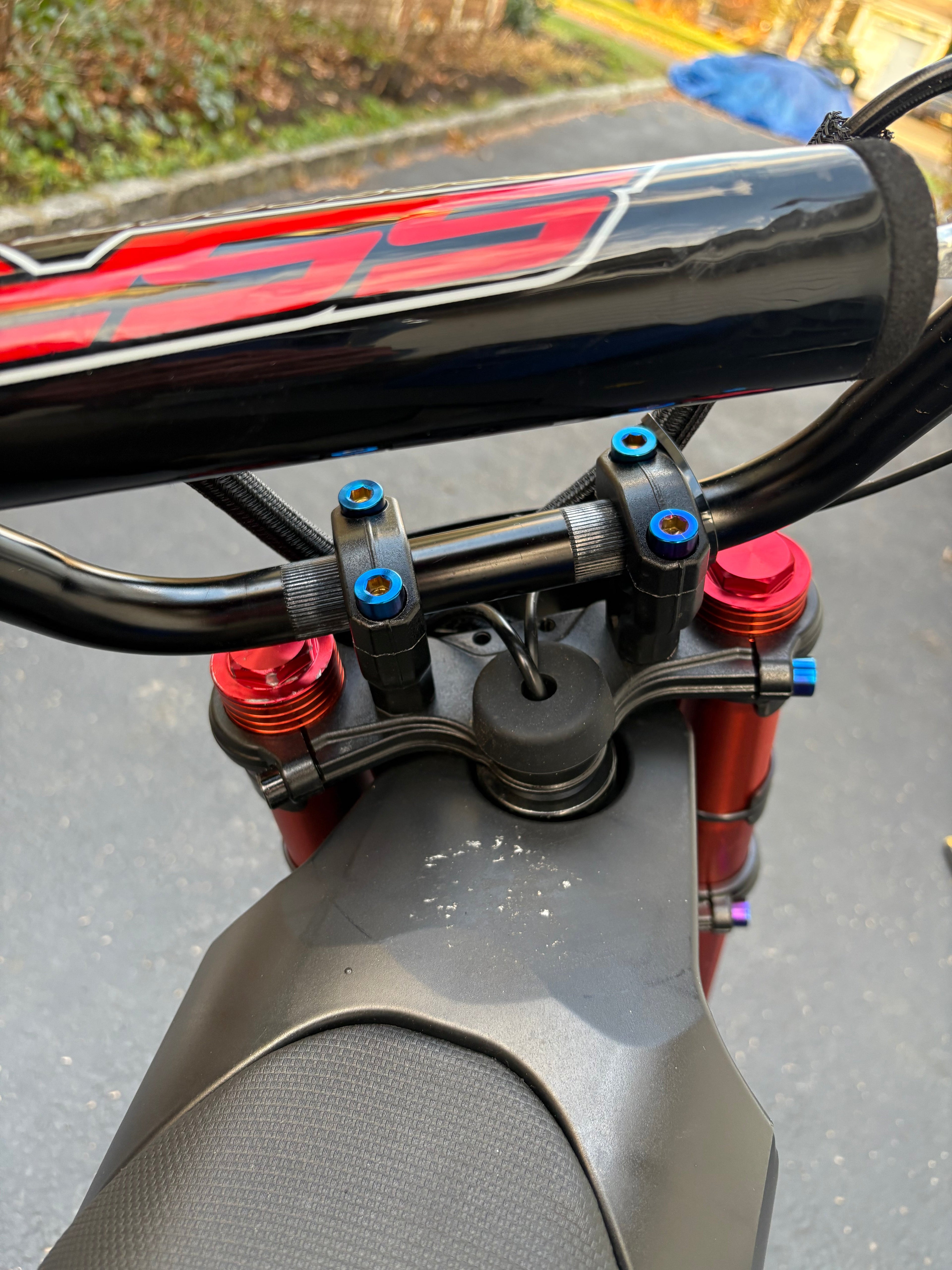 Tuttio Titanium Bolt Kit