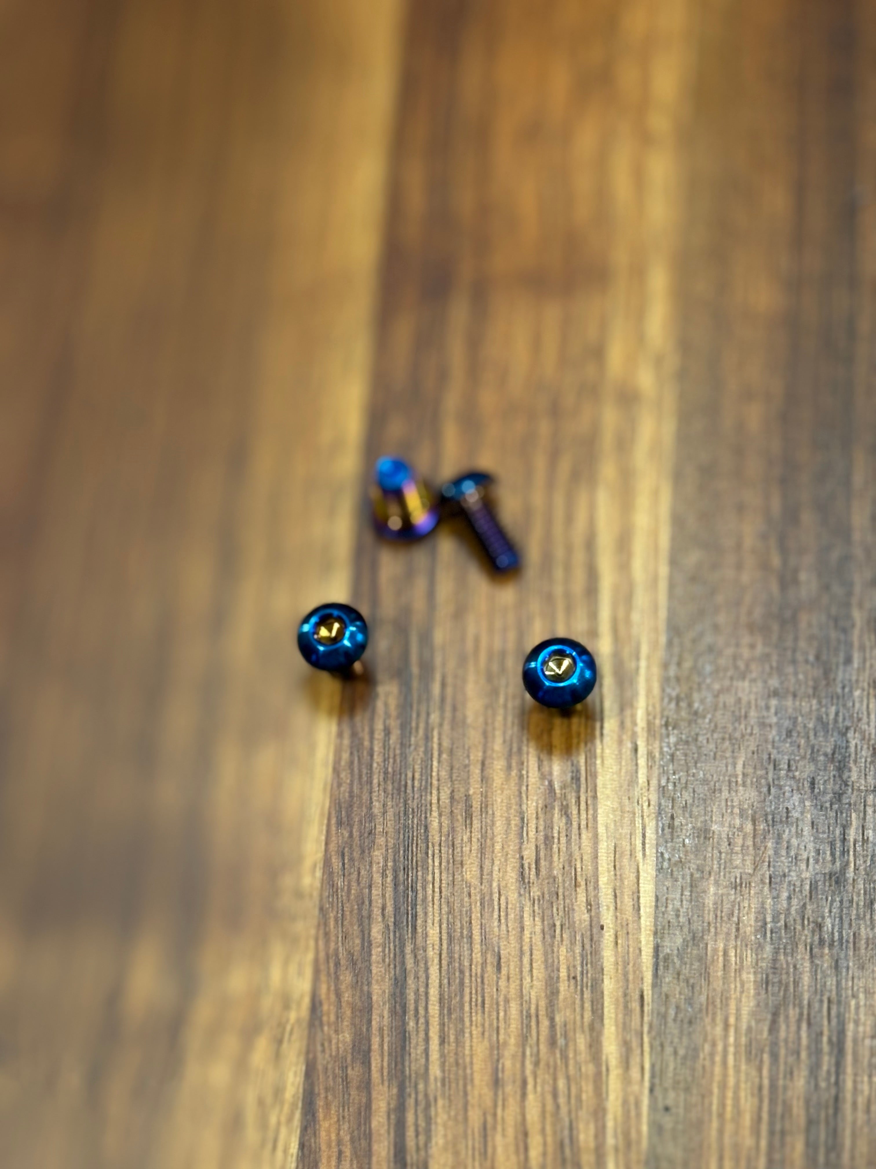 Tuttio Titanium Bolt Kit